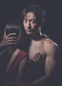 �뱻ӵ����12��Ů�˾���